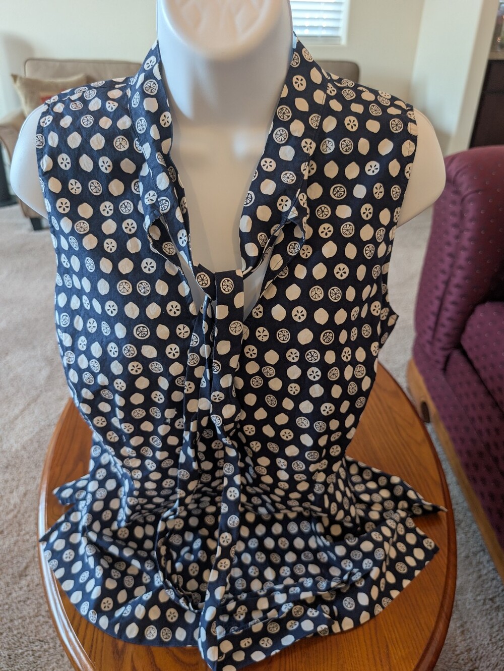 Lilly Pulitzer Sleeveless Tie-up Navy/White Lemons Print Blouse - Size 10